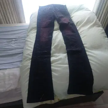 다크 블루 슬림 핏 데님