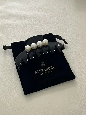 ALEXANDRE DE PARIS 펄 장식 헤어 클립