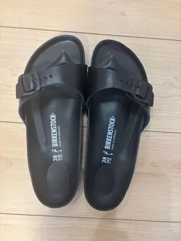 BIRKENSTOCK 블랙 샌들 38 새상품