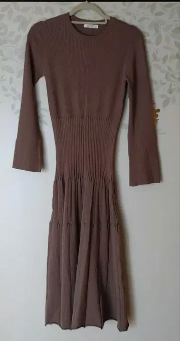 emmi atelier 브라운 니트 원피스