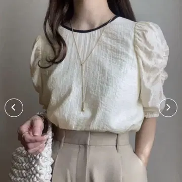 JUNOAH 퍼프 슬리브 탑 아이보리