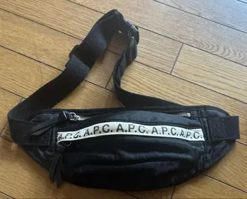 아페쎄 로고 블랙 바디백