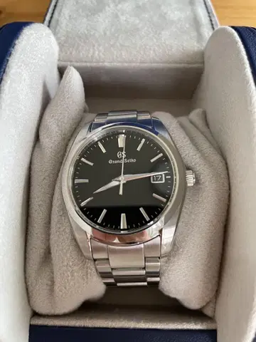 Grand Seiko 블랙 다이얼 시계