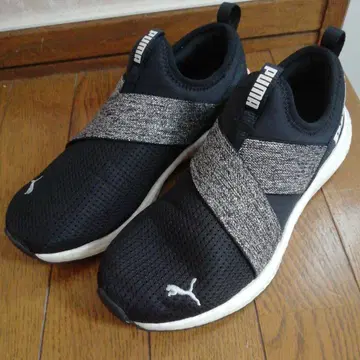 레디스 PUMA 블랙 스니커즈 새상품급 한정 상품