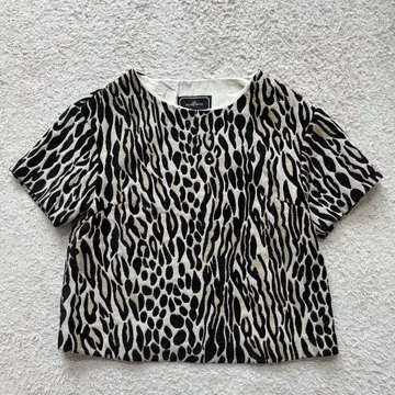 새상품급 BY MALENE BIRGER 레오파드 탑 반팔