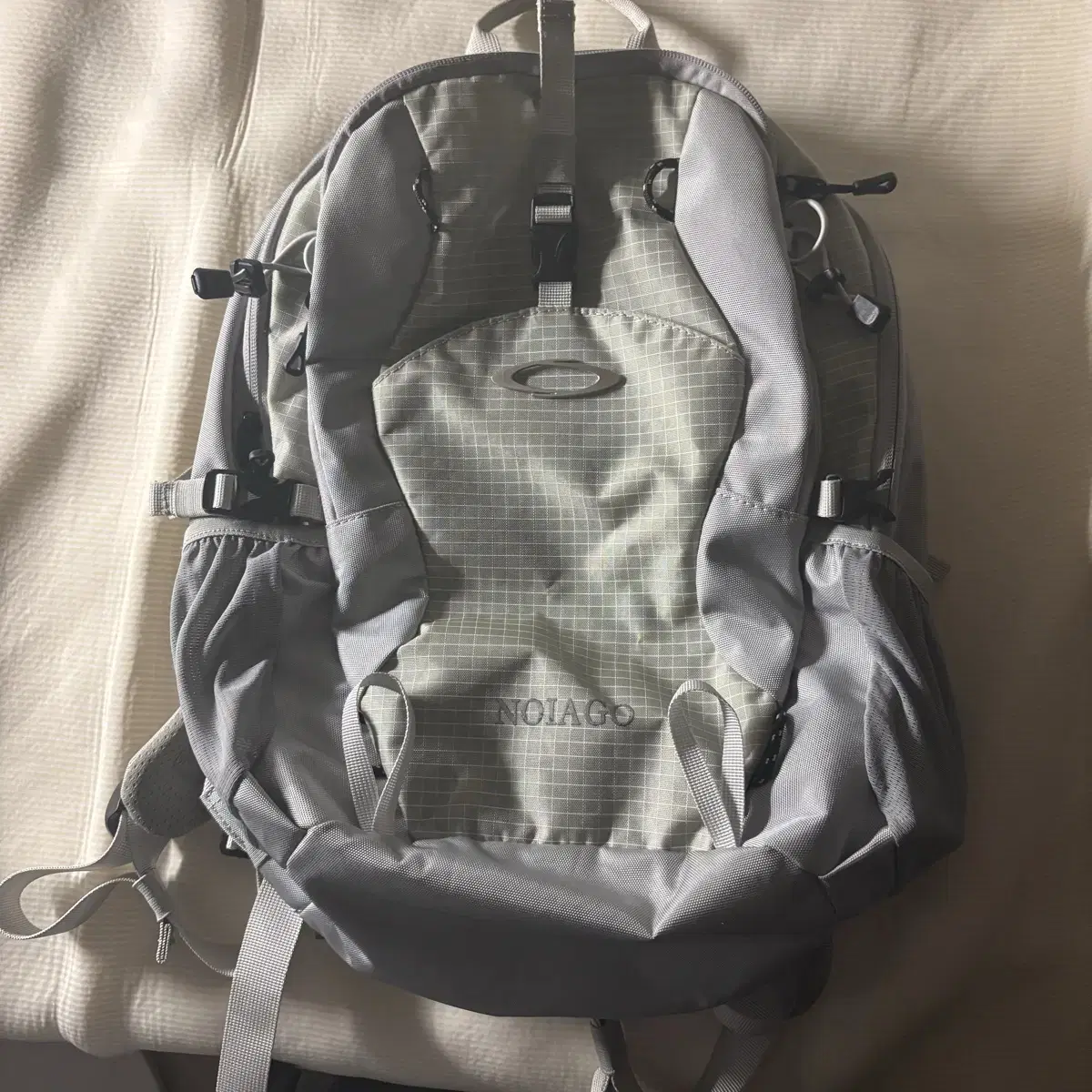 Noiago Backpack on Bunjang Global Site.