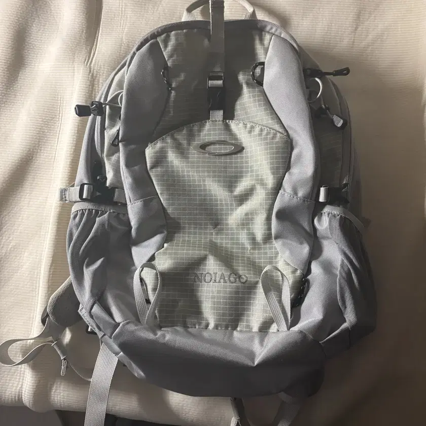 Noiago Backpack on Bunjang Global Site.