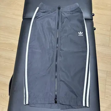 아디다스 오리지널스 여성용 [S] TRACK SKIRT