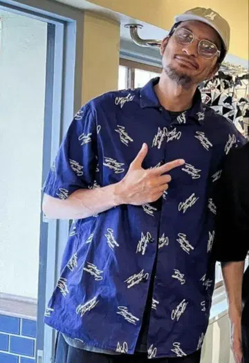 챌린저 MULTI SIGNATURE SHIRT M 사이즈