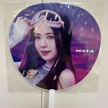 niziu universe 마야 부채