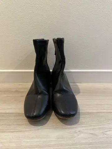 사이드 고어 가죽 부츠 블랙 미들 힐