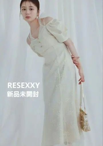 미개봉 새상품 RESEXXY 자수 시어 원피스