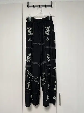 오늘의 자수 패치워크 팬츠