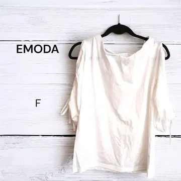 에모다 EMODA 오픈 숄더 리본 블라우스 F