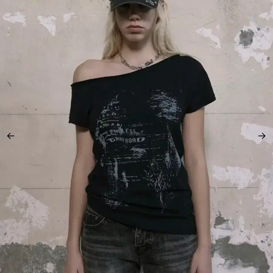 トップス Bohemian Seoul FUNKY SCOOP NECK TEE BOHEMIAN SEOUL】BOHEMSEO FUNKY SCOOP NECK TEE SCRIBBLE