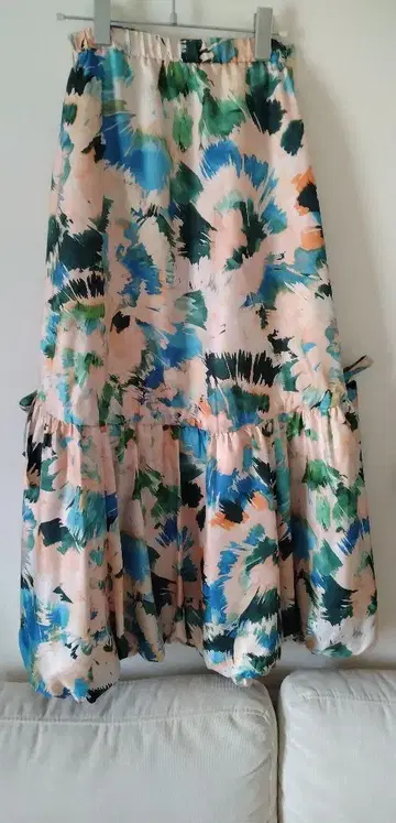 새상품급 24SS allureville 수선화 플라워 절개 벌룬 스커트