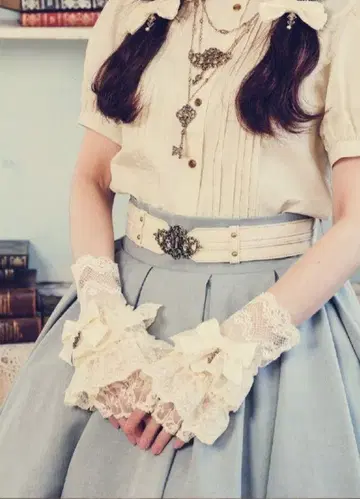 쿠라로리 쿠루미 시마무라 콜라보 레이스 그로브 아이보리