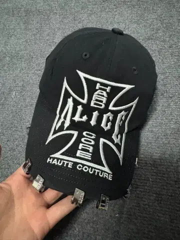 ALICE CORE 블랙 캡