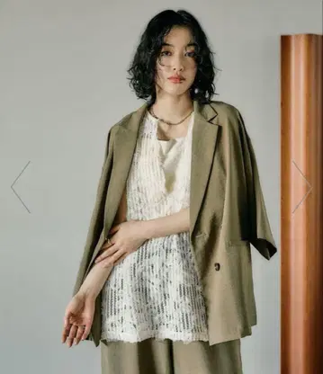 이번 시즌 LEPSIM 린넨 크루즈 W 5부 소매 자켓 카키