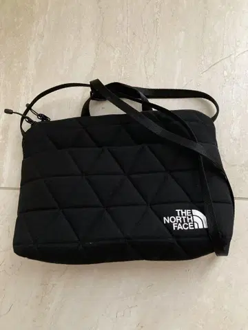 THE NORTH FACE 블랙 사코슈
