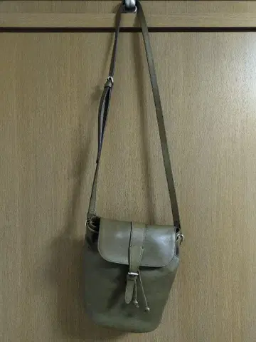 마가렛호웰 숄더백
