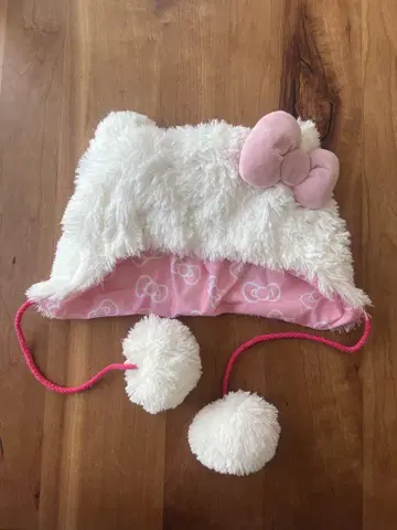 헬로키티 푹신푹신 모자 폼폼 포함