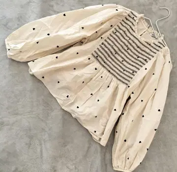 ZARA 셔링 컷 티셔츠 벌룬 슬리브 S 상당 베이지 하트 무늬
