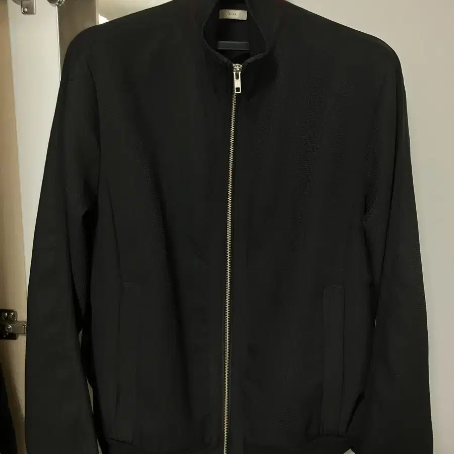 XLIM Ep.3 01ジャージ EP.3 01 Jacket in Black – SVRN