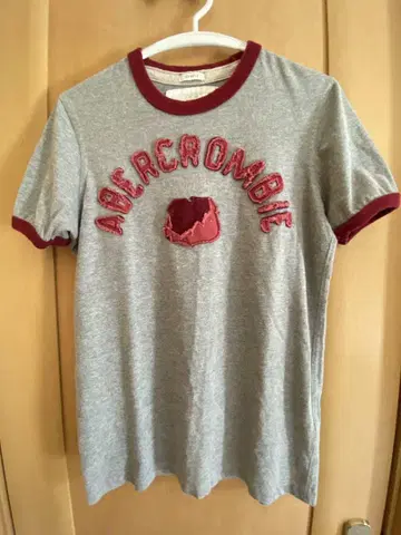 Abercrombie & Fitch 그레이 반팔 티셔츠 S