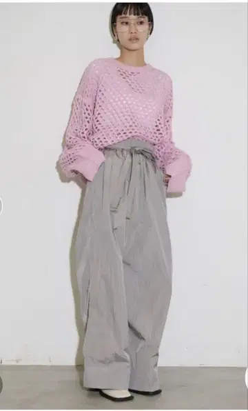 THEYON 샤이니 나일론 턱 와이드 팬츠