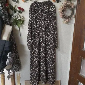 새상품급 어반 리서치 로쏘 꽃무늬 롱 원피스