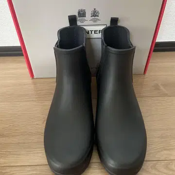 HUNTER 블랙 첼시 부츠 UK5