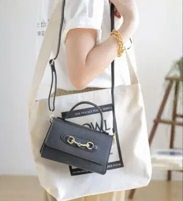 AULENTTI 오렌티 비트 미니 핸들 백 블랙