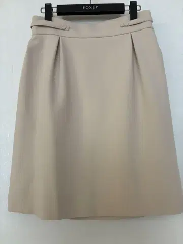 FOXEY 베이지 스커트