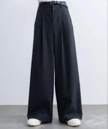 SINSS 두 개의 주름이 있는 넓은 스트라이프 슬랙스