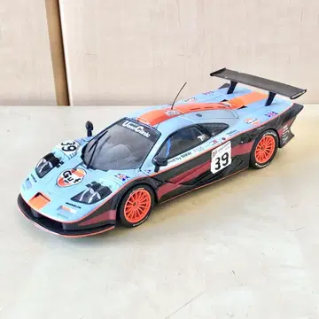 UT 모델 1/18 맥라렌 F1 GTR
