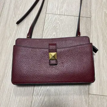 FURLA (훌라) 숄더백 와인 레드 스터드 장식