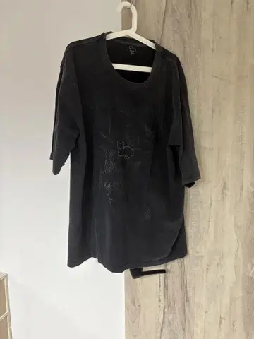 요네즈켄시 가라쿠타 네코 챌 티셔츠