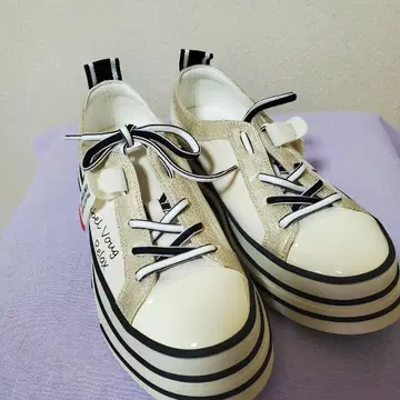 누벨 보 스니커즈 24.5cm 화이트
