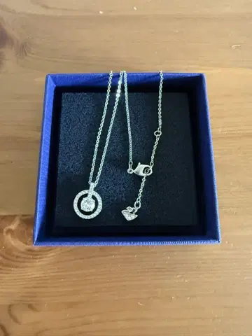 스와로브스키 목걸이