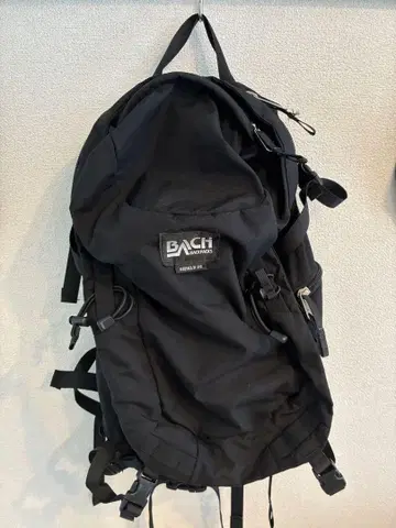 BACH 블랙 백팩 shield22