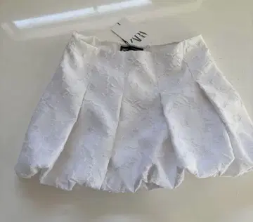 ZARA 자라 새상품 화이트 벌룬 플레어 스커트 한국