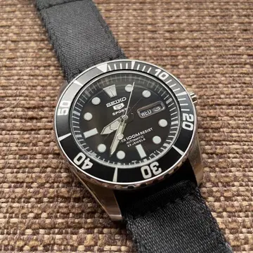 세이코 SEIKO 5 Sports 다이버스 하자품 저렴한 가격