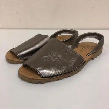 아발카메노루쿠이나 백 스트랩 플랫 샌들 갤럭시 23.5