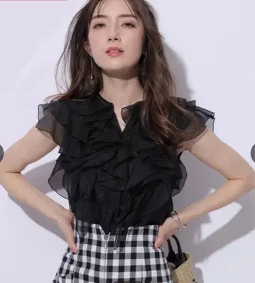 프릴 쉬폰 반팔 상의 블랙