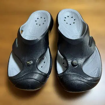 KEEN 샌들