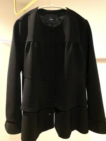 SONO NAVY 티어드 페플럼 자켓