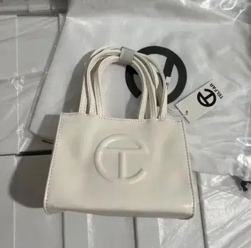 Telfar 화이트 핸드백
