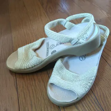 AIRCOPEDICO 베이지 스트랩 샌들 36