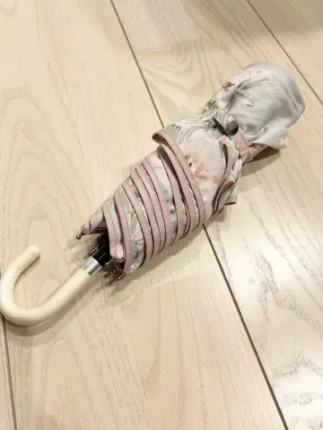 로라 애슐리 꽃무늬 접이식 우산 파란색 U자형 핸들